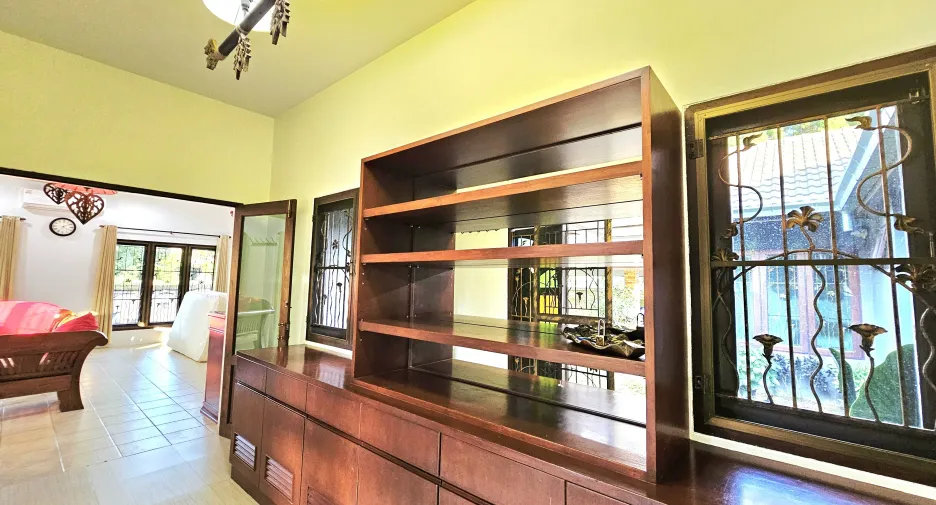 Casa en venta y en alquiler de 5 habitaciones en Mueang Chiang Rai, Chiang Rai