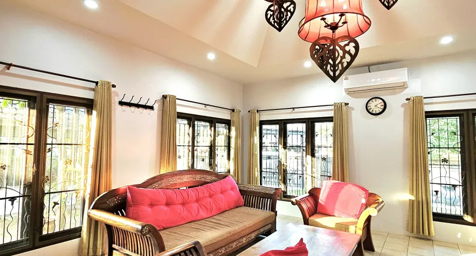 Casa en venta y en alquiler de 5 habitaciones en Mueang Chiang Rai, Chiang Rai