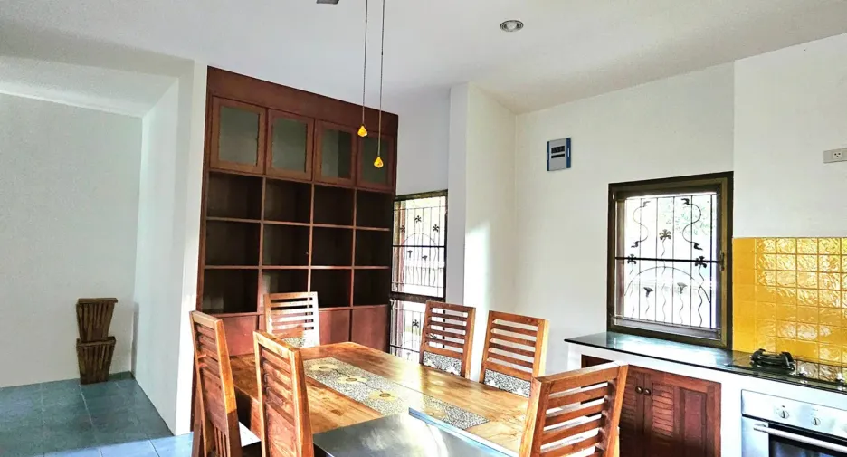 Casa en venta y en alquiler de 5 habitaciones en Mueang Chiang Rai, Chiang Rai