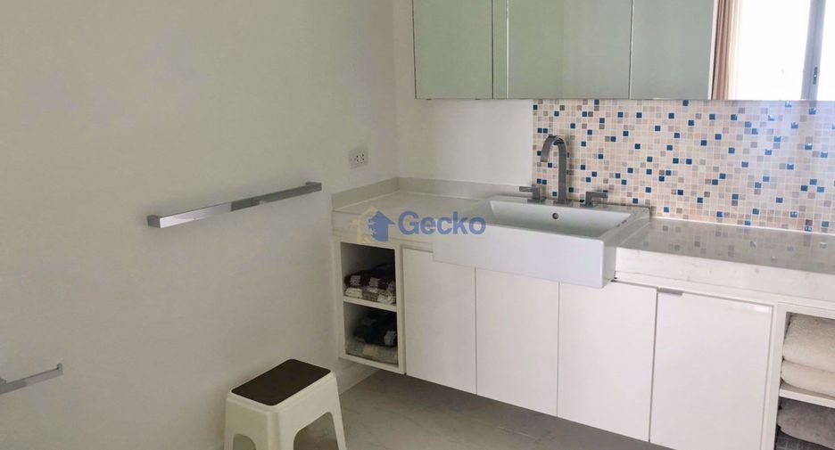 For rent 2 bedrooms condo in Bang Lamung, Chonburi