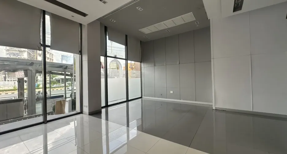 Gewerbefläche zur Miete in Bang Rak, Bangkok