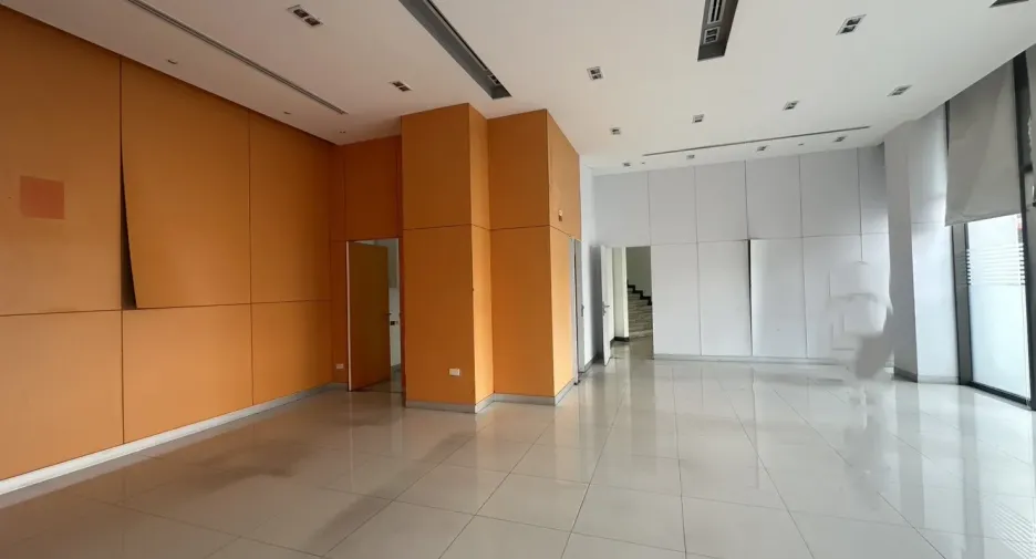 Gewerbefläche zur Miete in Bang Rak, Bangkok