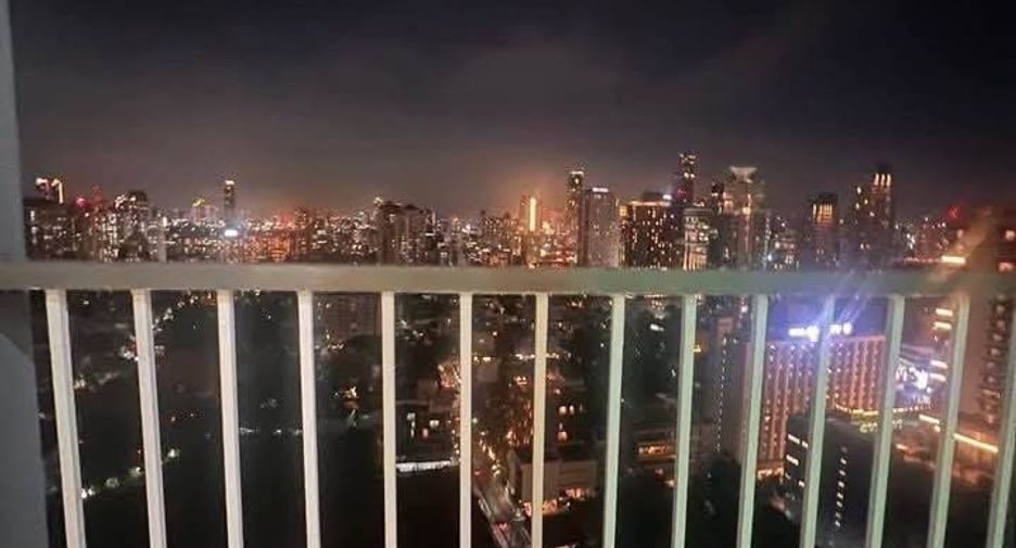 For rent そして for sale 2 ベッドルーム condo in Khlong Toei, Bangkok