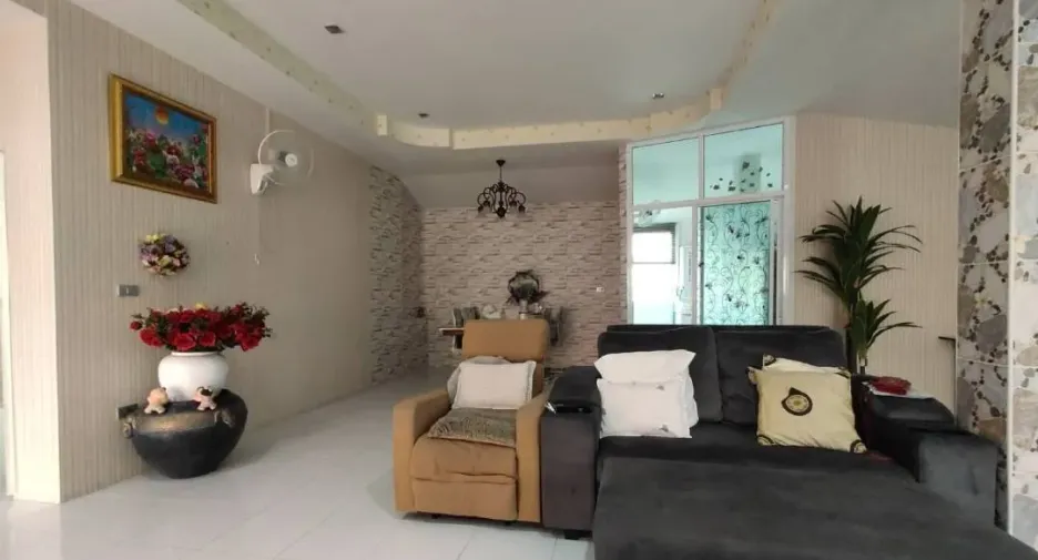 Casa en alquiler y en venta de 2 habitaciones en Bang Lamung, Chonburi