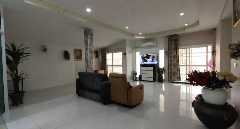 Casa en alquiler y en venta de 2 habitaciones en Bang Lamung, Chonburi