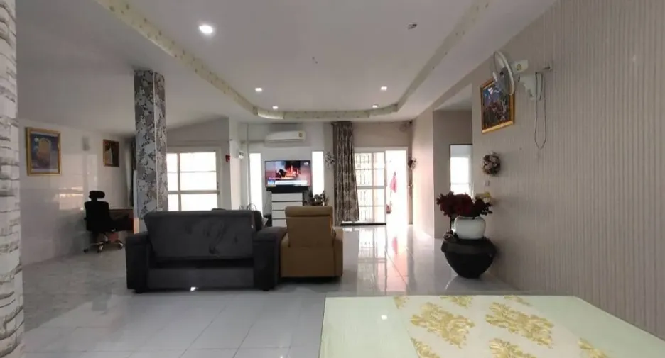 Casa en alquiler y en venta de 2 habitaciones en Bang Lamung, Chonburi