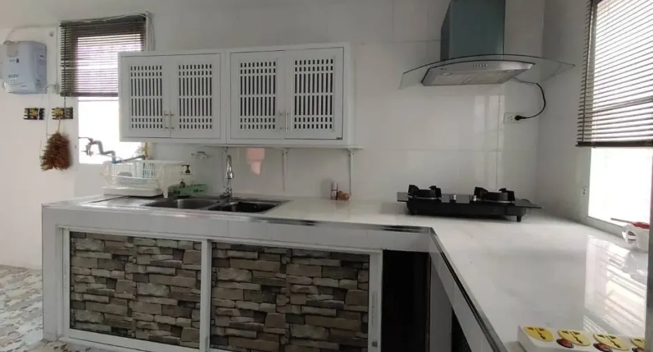 Casa en alquiler y en venta de 2 habitaciones en Bang Lamung, Chonburi