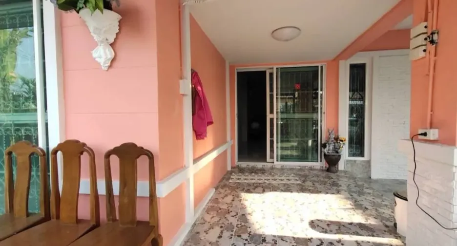 Casa en alquiler y en venta de 2 habitaciones en Bang Lamung, Chonburi