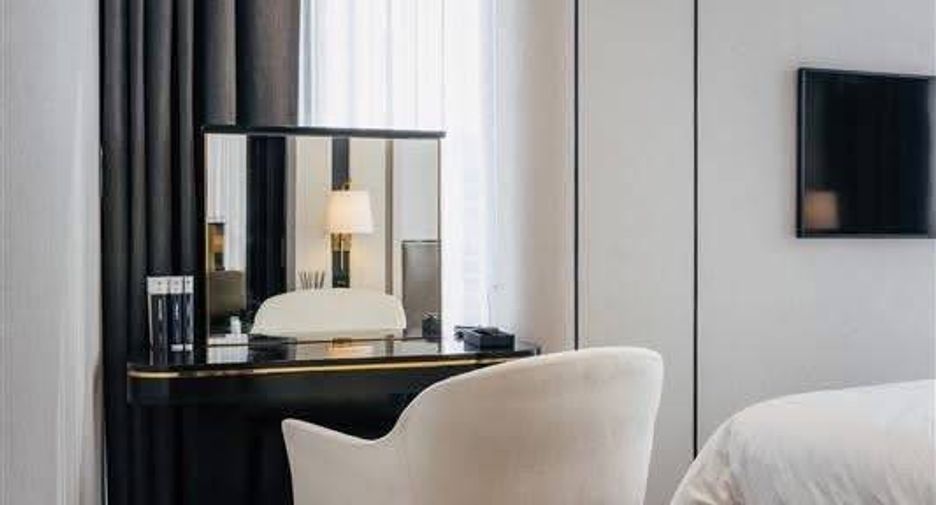 For rent 2 bedrooms condo in Bang Rak, Bangkok
