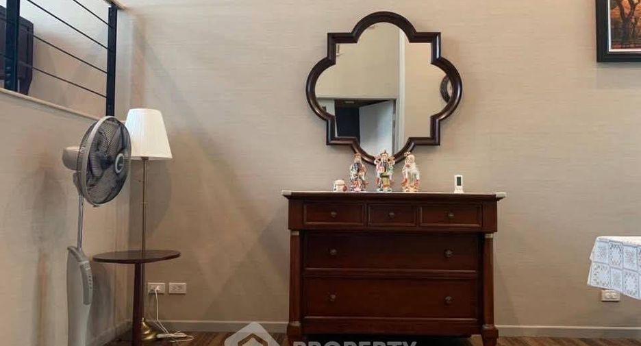 For rent 3 bedrooms townhouse in Suan Luang, Bangkok