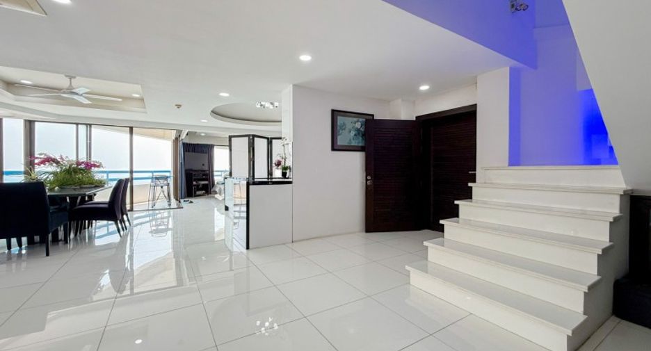 For sale 2 bedrooms condo in Jomtien, Pattaya