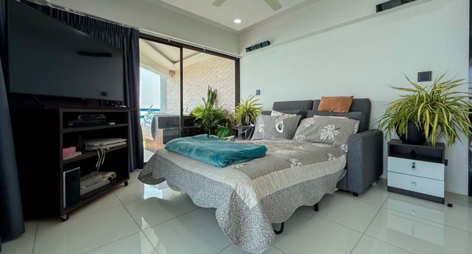 For sale 2 bedrooms condo in Jomtien, Pattaya