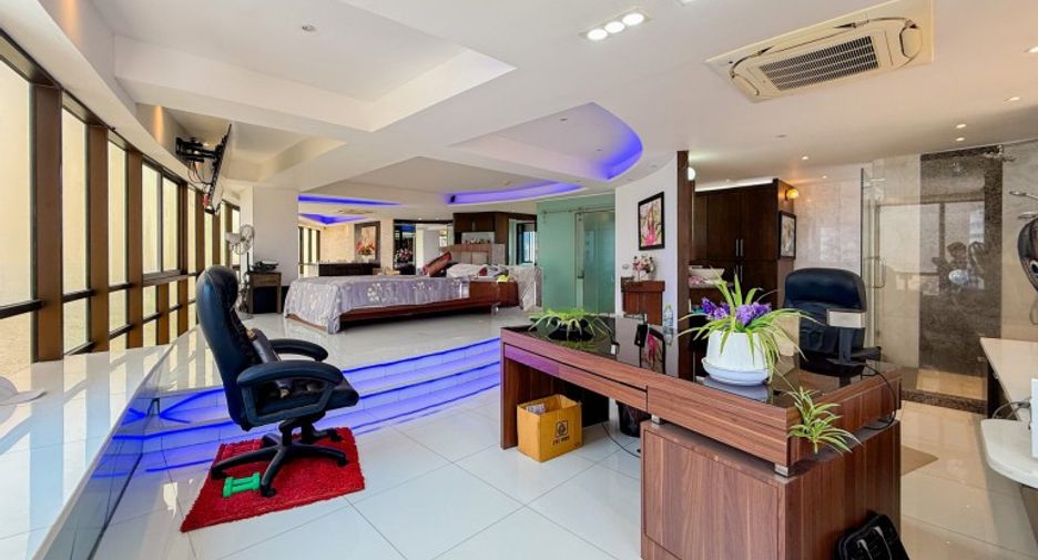 For sale 2 bedrooms condo in Jomtien, Pattaya
