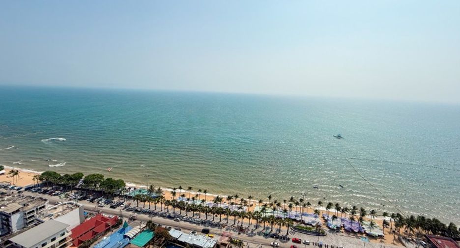 For sale 2 bedrooms condo in Jomtien, Pattaya