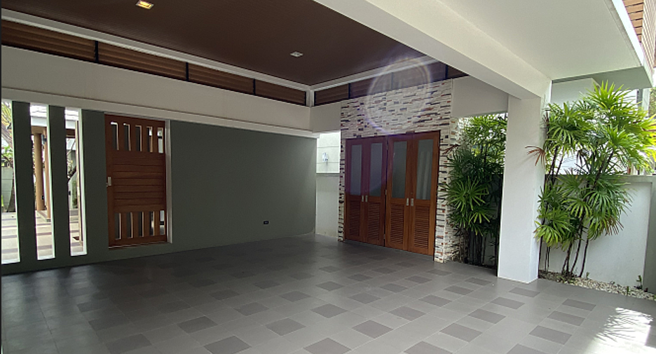 For rent 3 bed villa in Mueang Phuket, Phuket