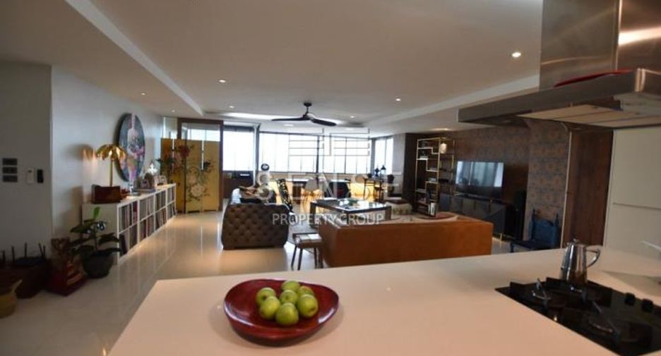 For rent 3 ベッドルーム condo in Watthana, Bangkok