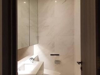 Condo en venta de 2 habitaciones en Pathum Wan, Bangkok