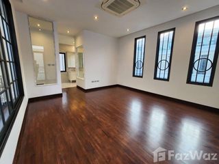 For sale 5 Beds house in Chatuchak, Bangkok