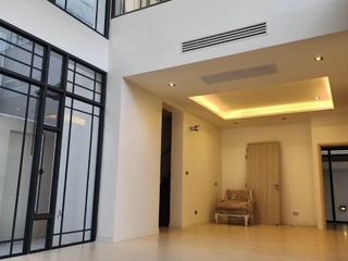 For sale 5 Beds house in Chatuchak, Bangkok