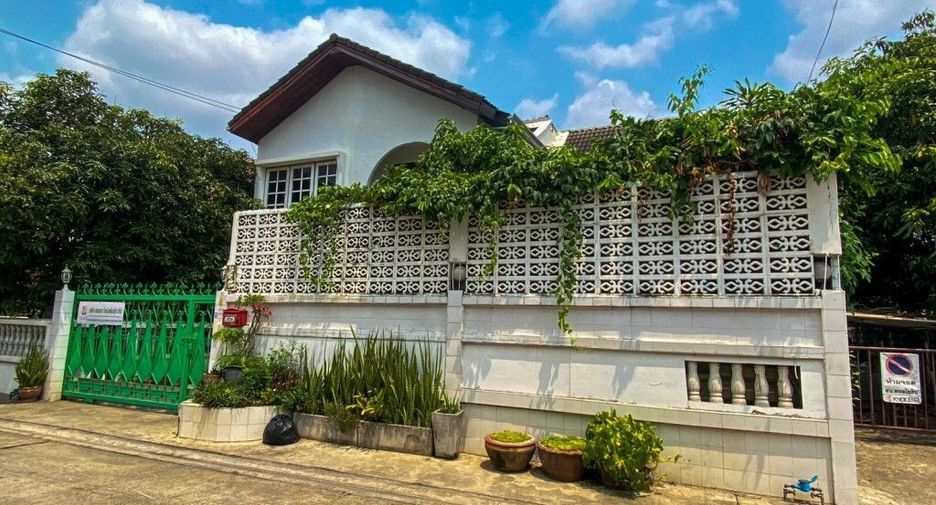 For sale 7 Beds house in Chatuchak, Bangkok