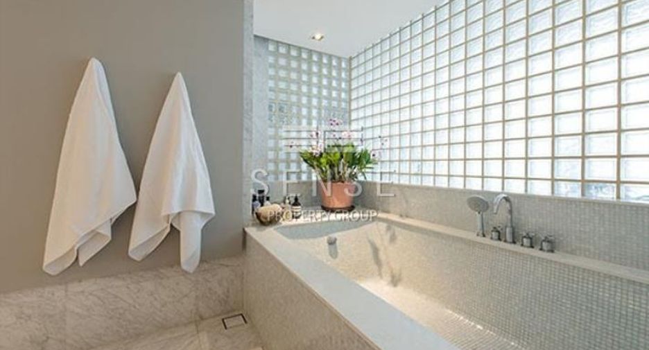 For sale 4 bedrooms condo in Yan Nawa, Bangkok