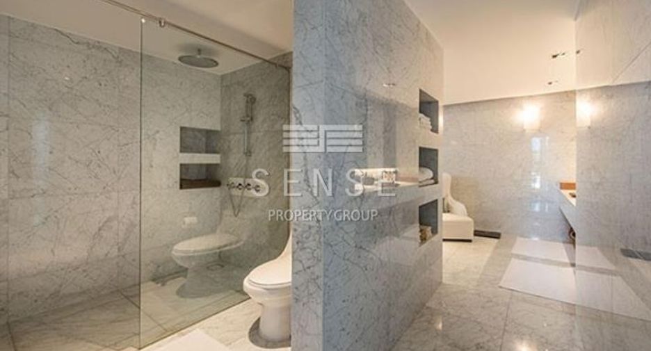 For sale 4 bedrooms condo in Yan Nawa, Bangkok