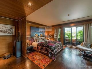 For sale 4 bedrooms condo in Yan Nawa, Bangkok