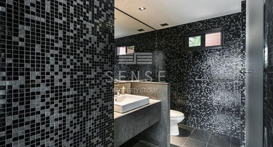For sale 4 bedrooms condo in Yan Nawa, Bangkok