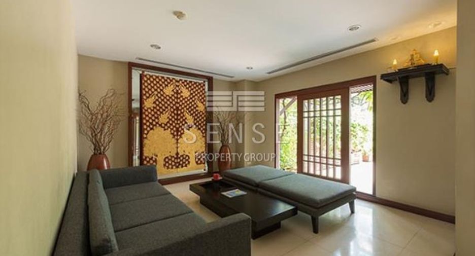 For sale 4 bedrooms condo in Yan Nawa, Bangkok