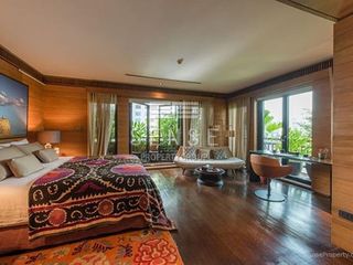 For sale 4 bedrooms condo in Yan Nawa, Bangkok