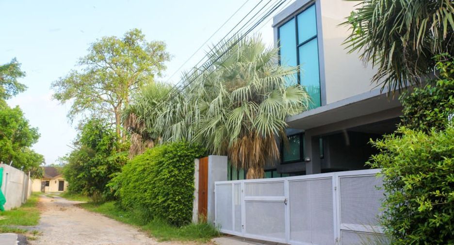 For rent 3 bedrooms villa in Thalang, Phuket
