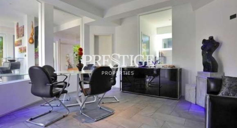 Casa en venta y en alquiler de 9 habitaciones en Bang Lamung, Chonburi