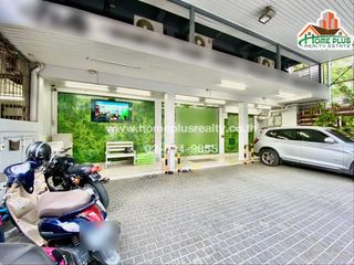For sale 4 Beds retail Space in Lat Phrao, Bangkok