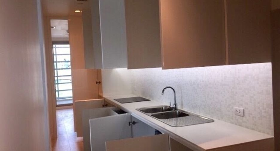 Wohnung zur Miete mit 3 Zimmer in Pathum Wan, Bangkok