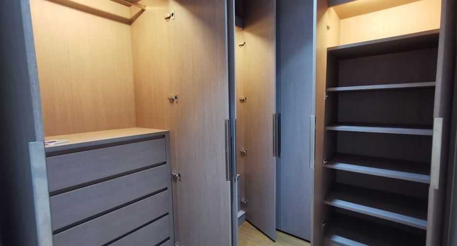 Wohnung zur Miete mit 3 Zimmer in Pathum Wan, Bangkok