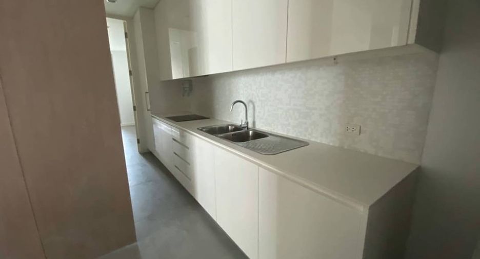 Wohnung zur Miete mit 3 Zimmer in Pathum Wan, Bangkok