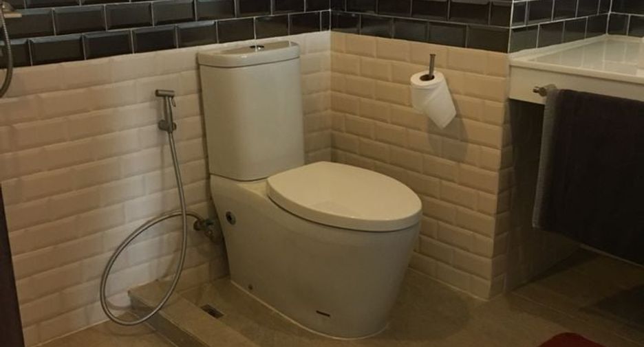 For rent 1 bed condo in Watthana, Bangkok
