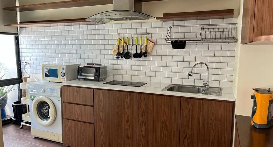 For rent 1 bed condo in Watthana, Bangkok