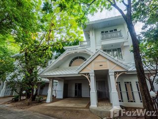 For rent 4 bed house in Dusit, Bangkok