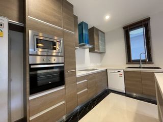 For rent 4 ベッドルーム house in Phra Nakhon, Bangkok