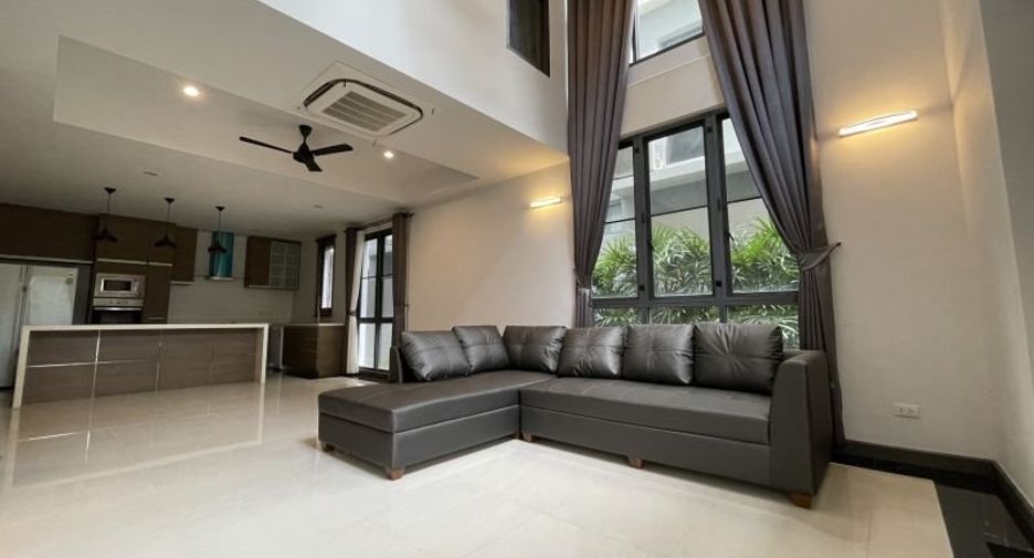 For rent 4 ベッドルーム house in Phra Nakhon, Bangkok