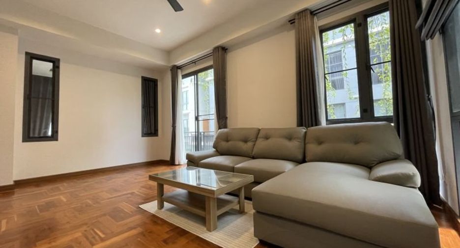 For rent 4 ベッドルーム house in Phra Nakhon, Bangkok