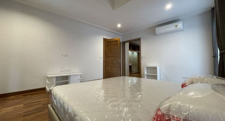 For rent 4 ベッドルーム house in Phra Nakhon, Bangkok
