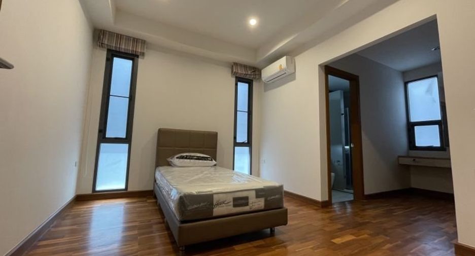 For rent 4 ベッドルーム house in Phra Nakhon, Bangkok