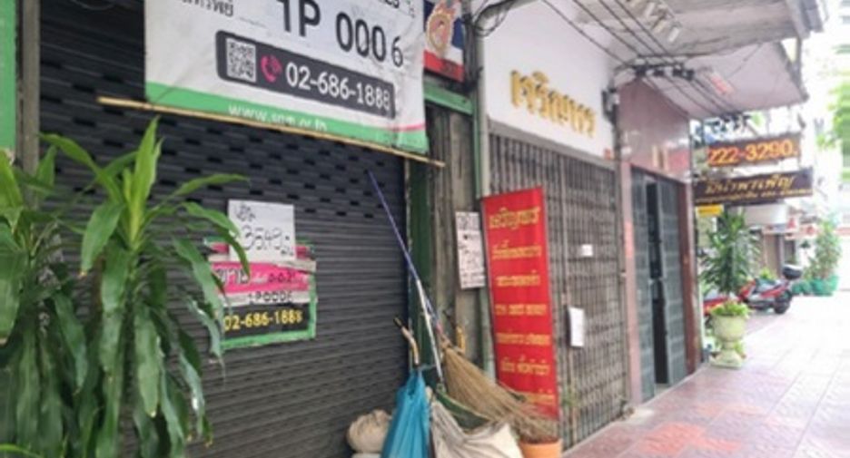 For sale 7 bedrooms retail Space in Samphanthawong, Bangkok