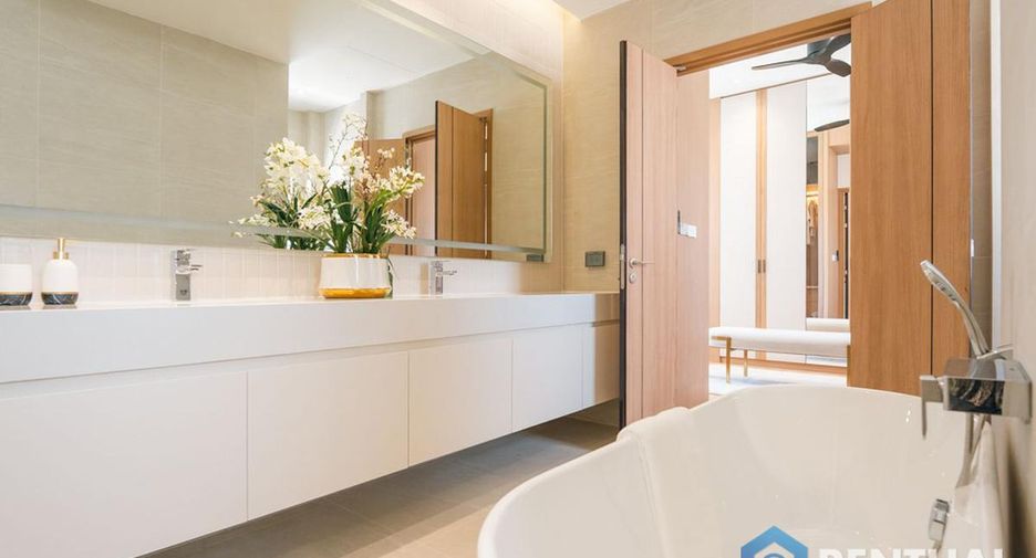 For sale 4 bedrooms house in Bang Lamung, Chonburi