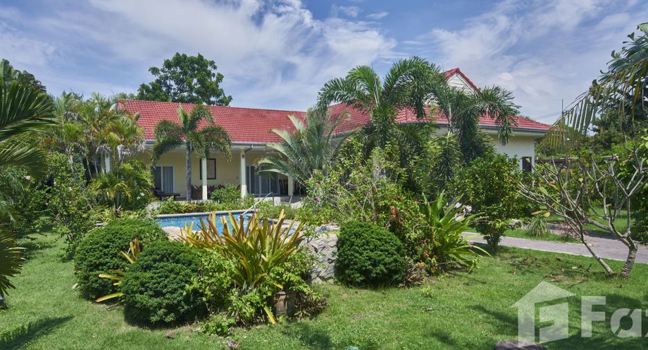 For sale 5 Beds villa in Huay Yai, Pattaya