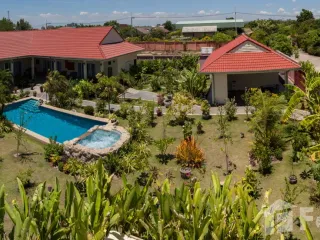 For sale 5 bed villa in Bang Lamung, Chonburi