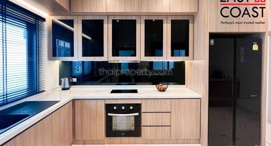 Casa en venta de 5 habitaciones en Bang Lamung, Chonburi