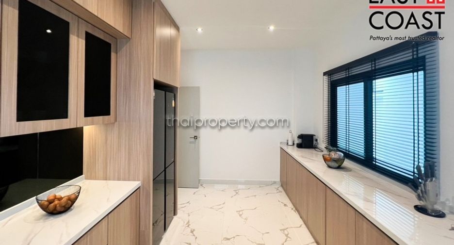 Casa en venta de 5 habitaciones en Bang Lamung, Chonburi